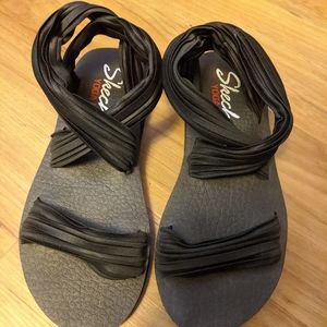 Skechers yoga foam sandals